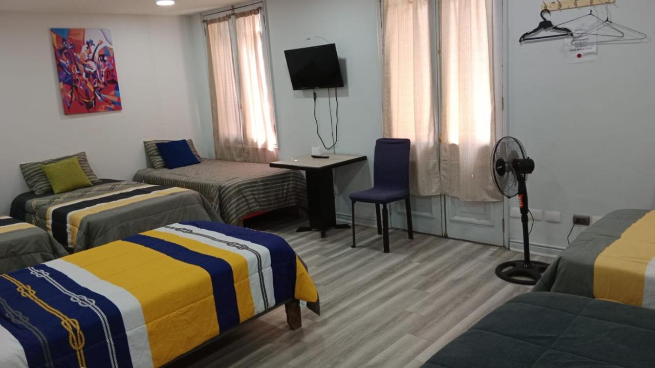 Hostal Mancora Monjitas 755 Ξενοδοχείο Σαντιάγκο Εξωτερικό φωτογραφία